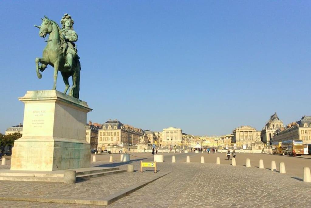 * Le Versaillais*2 min à pied du Château Versailles Camera foto